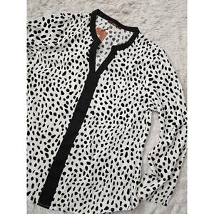 Gaharu Women's Black & White Dalmation Print V-Neck Blouse Size L NWT